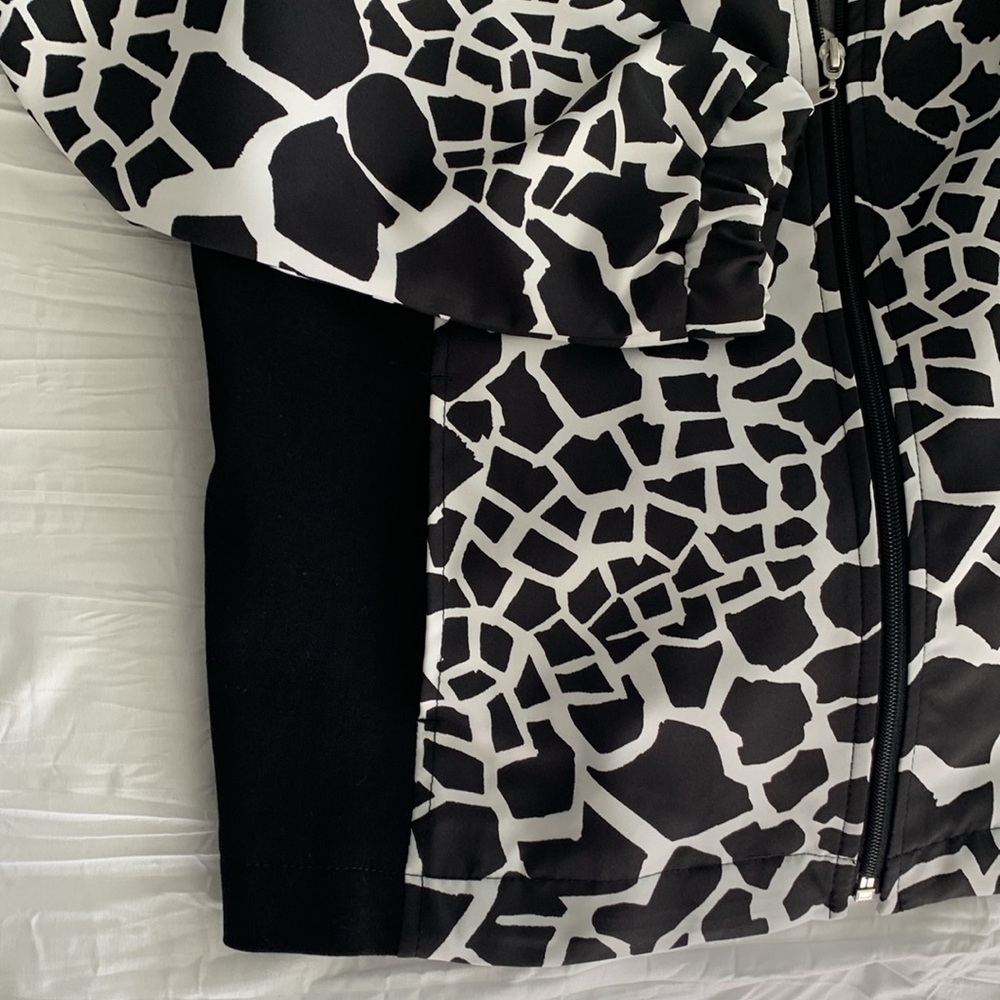 AlLLISON DALEY PETITE Women’s Front Zip‎ Jacket Lightweight Blk/Wht. Giraffe 10P - Picture 6 of 15